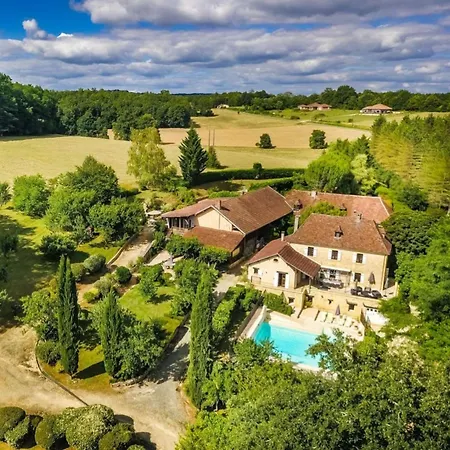 Les Taloches Holiday home *